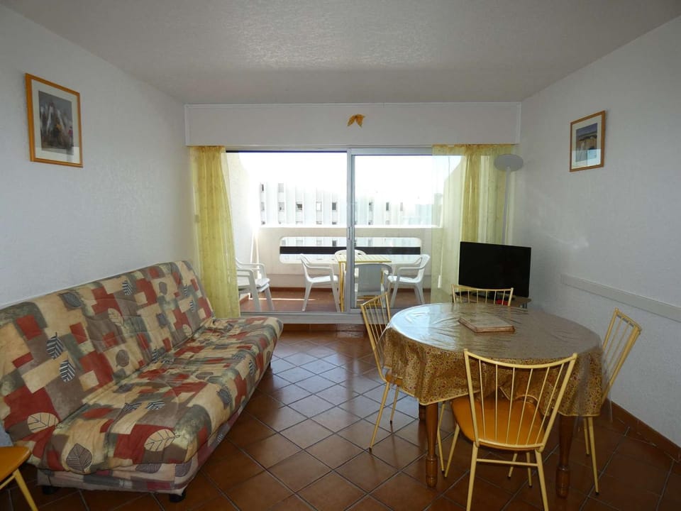 Appartement 2 pièces moderne proche plage, commerces, sud, jardin, garage, 4 pers - FR-1-328-177 Apartment in La Grande-Motte