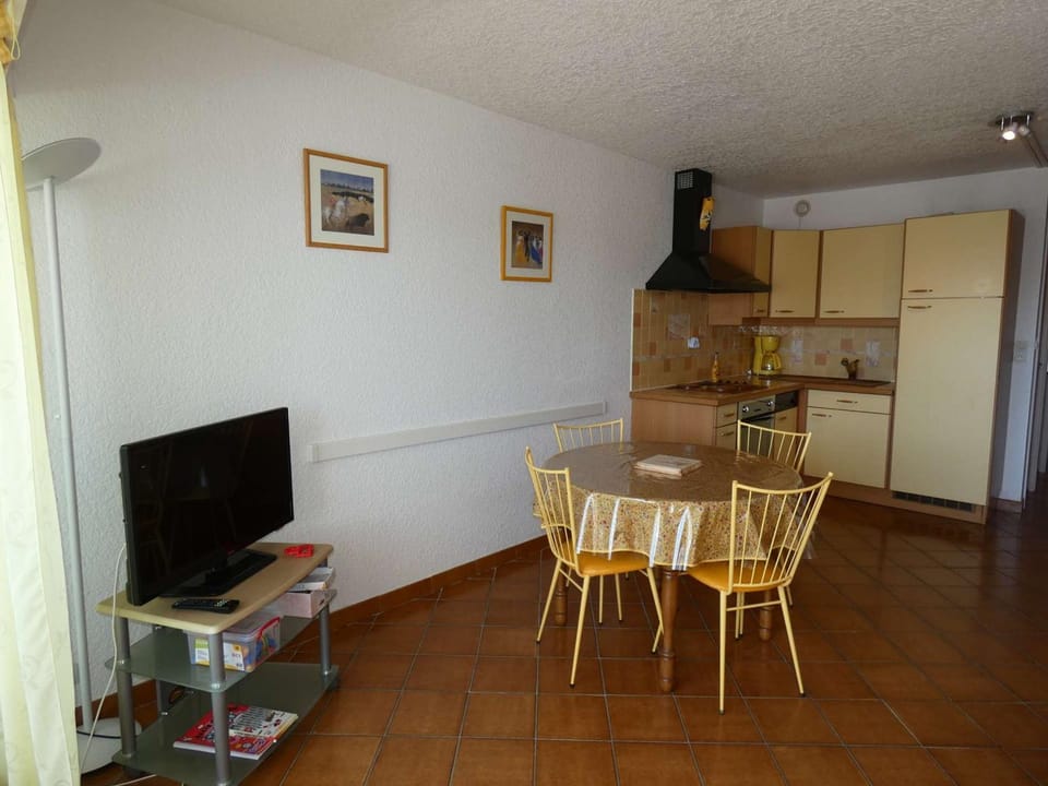 Appartement 2 pièces moderne proche plage, commerces, sud, jardin, garage, 4 pers - FR-1-328-177 Apartment in La Grande-Motte
