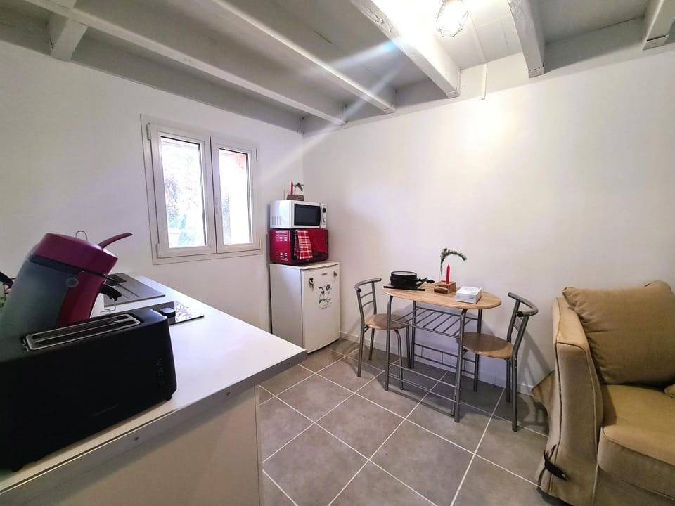 Retraite Romantique en Brenne: Piscine, Confort et Nature - FR-1-591-587 House in Centre-Val de Loire