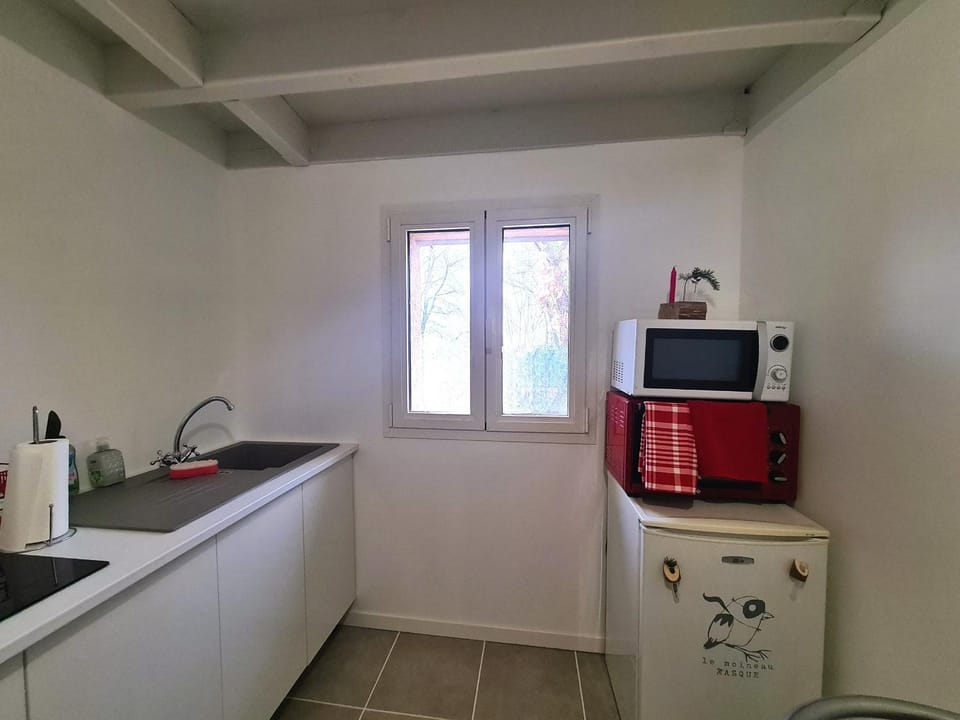 Retraite Romantique en Brenne: Piscine, Confort et Nature - FR-1-591-587 House in Centre-Val de Loire