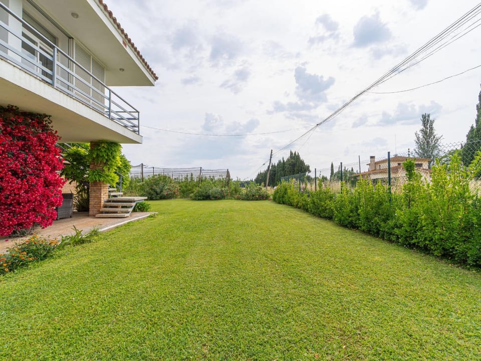 Casa de Vacaciones: A/A, WiFi, Barbacoa, Gran Jardín, Parking, Deporte - Sant Pere Pescador - ES-89-140 Villa in Alt Empordà