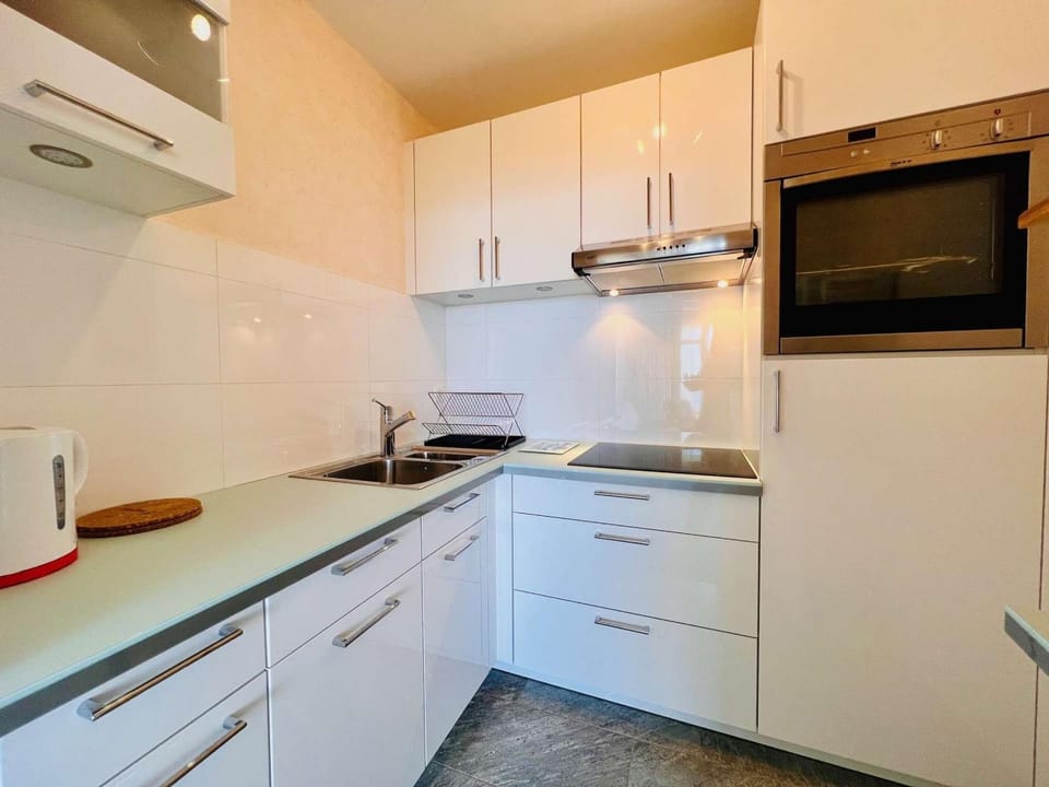 Quiberon - Studio 38m² avec Balcon face mer et Parking - FR-1-478-294 Apartment in Quiberon