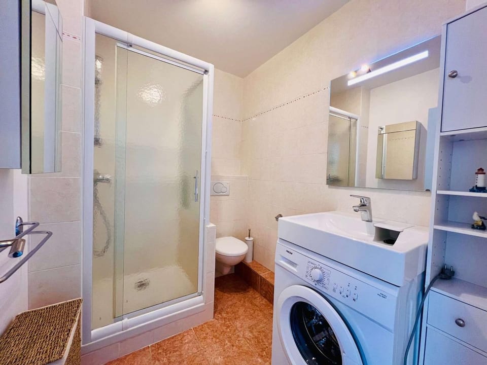 Quiberon - Studio 38m² avec Balcon face mer et Parking - FR-1-478-294 Apartment in Quiberon