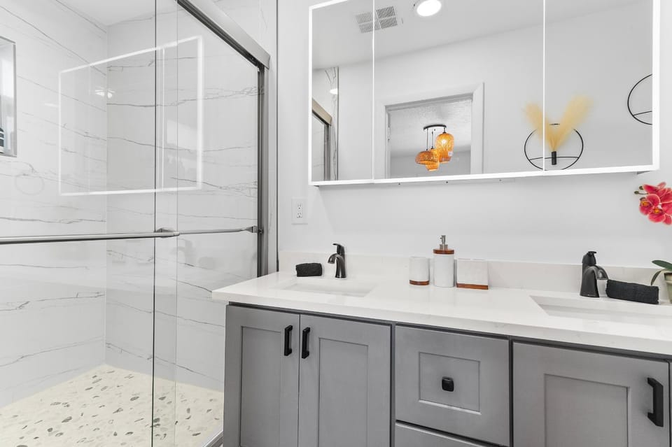 Boho Bliss 3BR Escape Pool & Backyard Oasis House in West Palm Beach