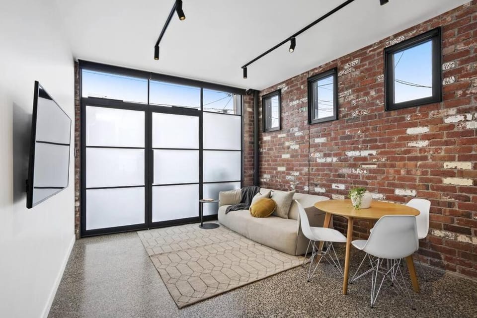 The Pix Studio Modern Industrial Stay Apartment in Geelong West