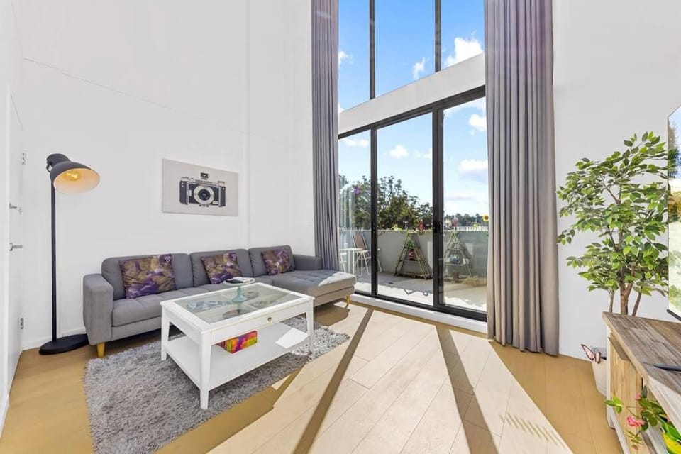 Epping Sunlit Luxury Loft - 2Beds & High Ceilings Apartment in Sydney