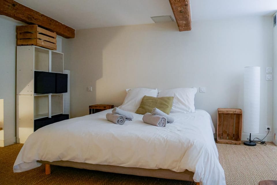 Bed, Bedroom
