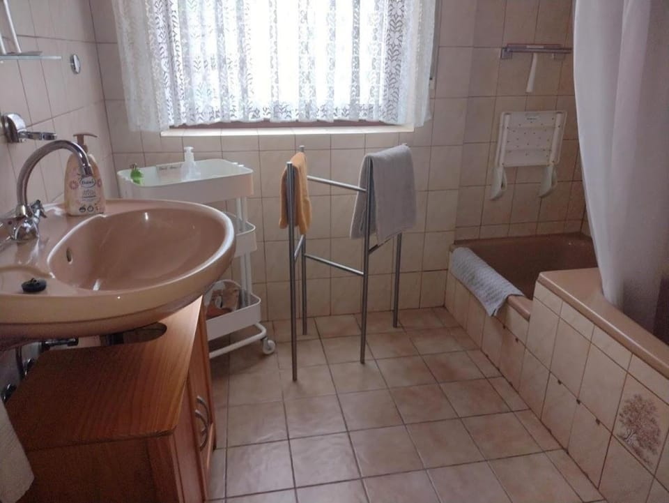 Bathroom, Bath