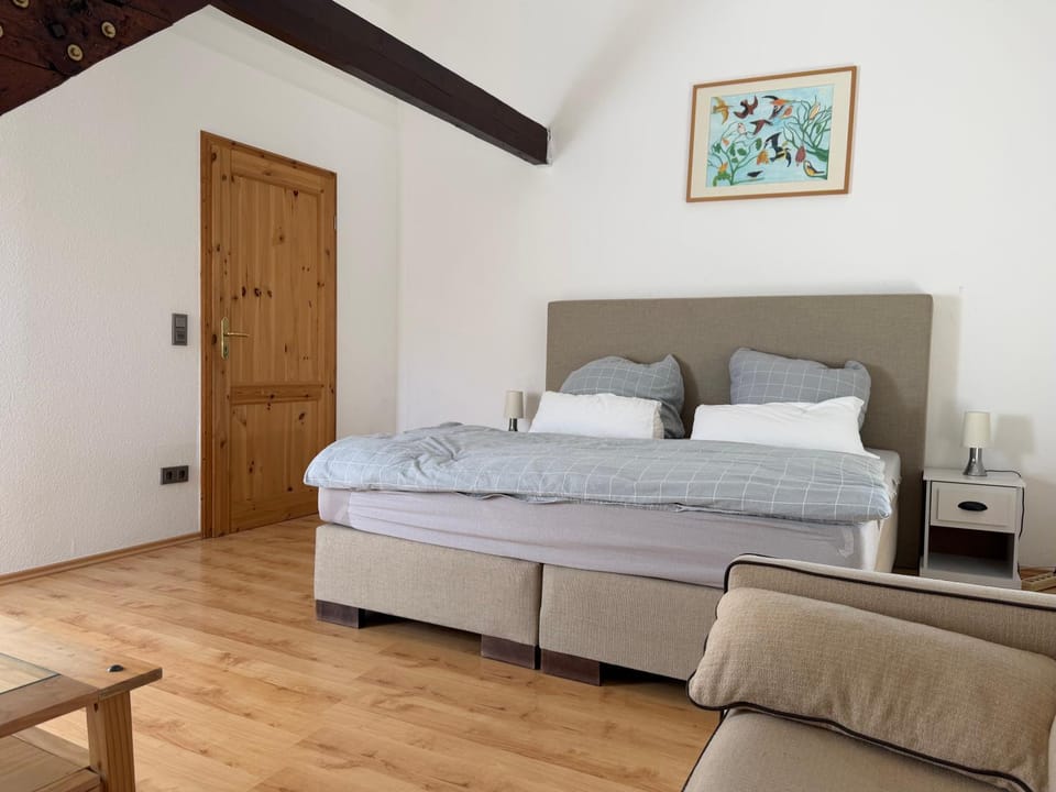 Bed, Photo of the whole room, Bedroom