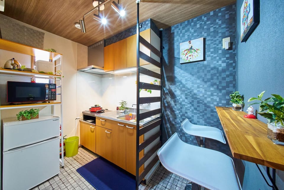 Kitchen or kitchenette, Dining area, stove