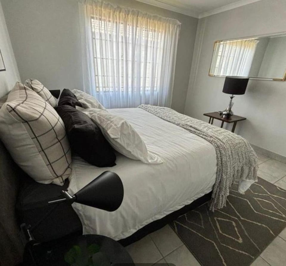 Lux Homes Property's Apartment in Johannesburg