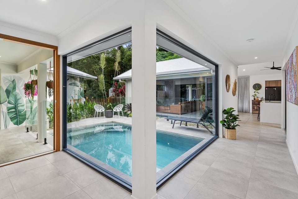 Pool view, Swimming pool, sunbed