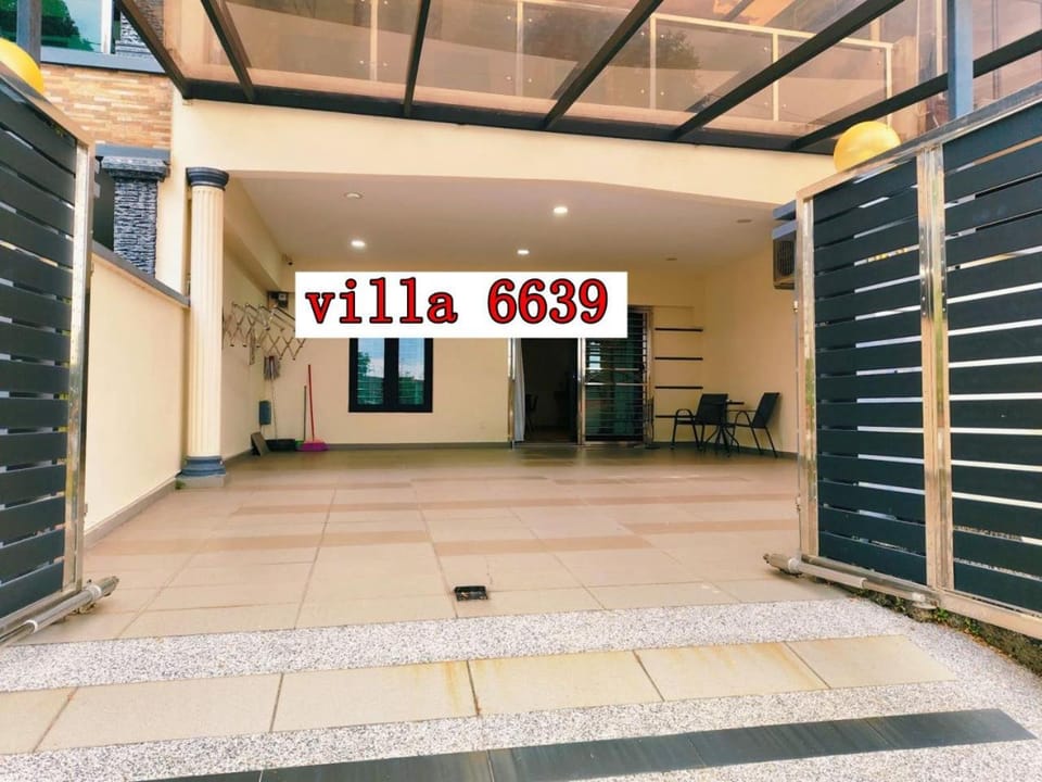 Area Bandar Putra Kulai 4-6BR near AEON IOI Airport Villa in Johor