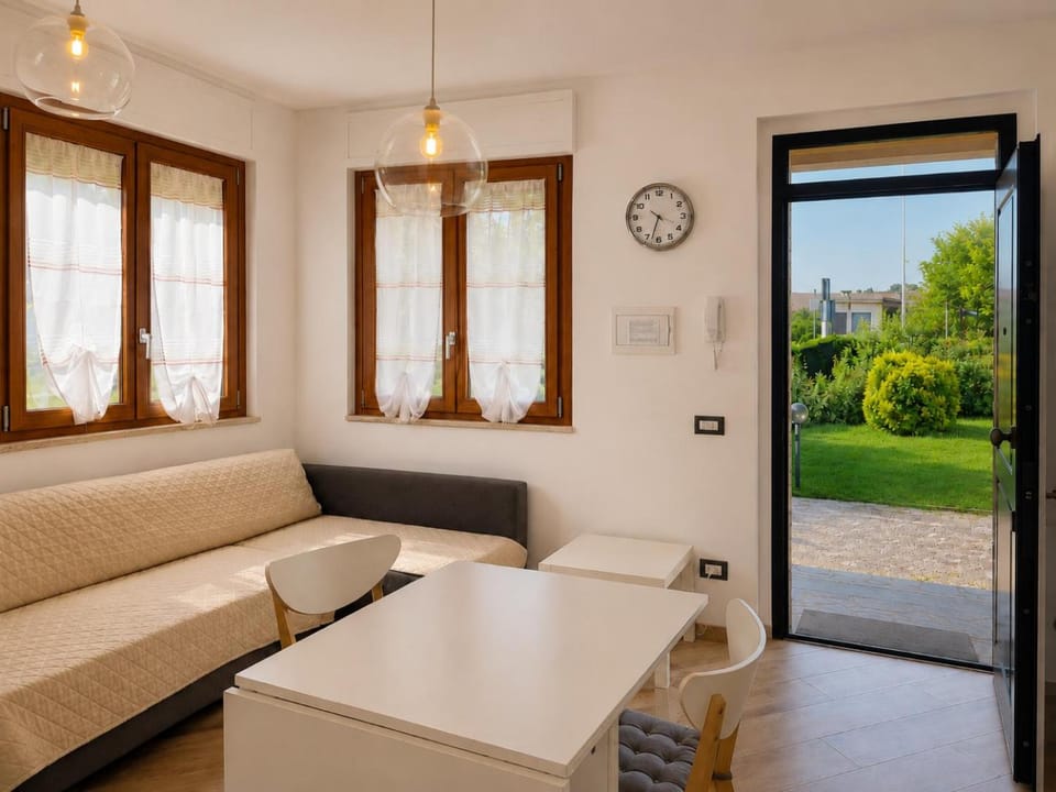Day, Living room