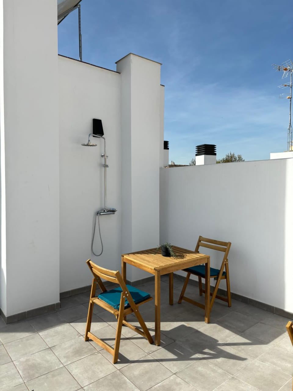 Shower, Patio, Balcony/Terrace, Balcony/Terrace