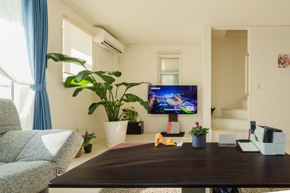 TV and multimedia, Living room, Dining area