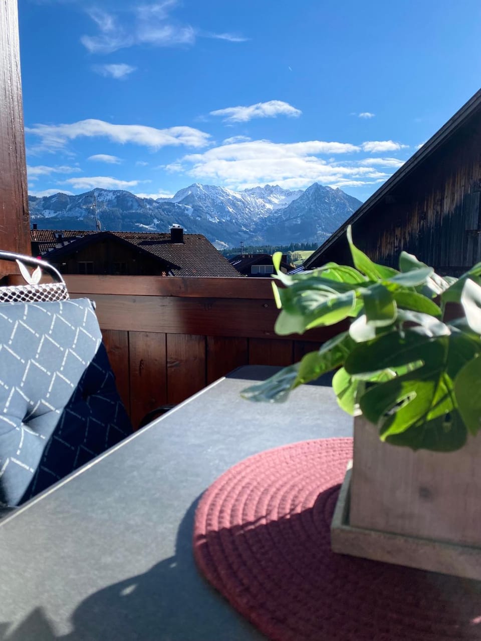 View (from property/room), Balcony/Terrace, Mountain view