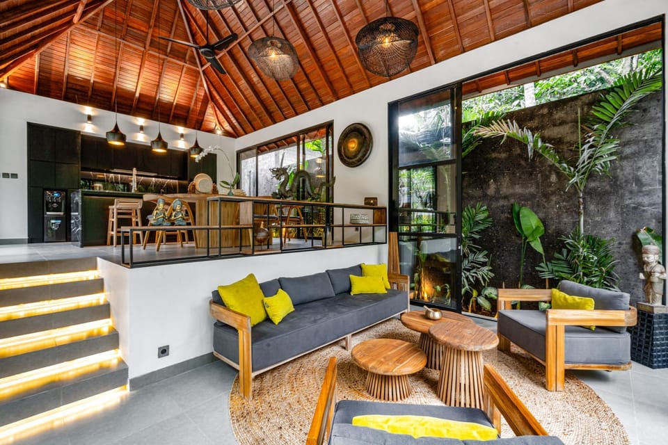 View (from property/room), Living room, Seating area