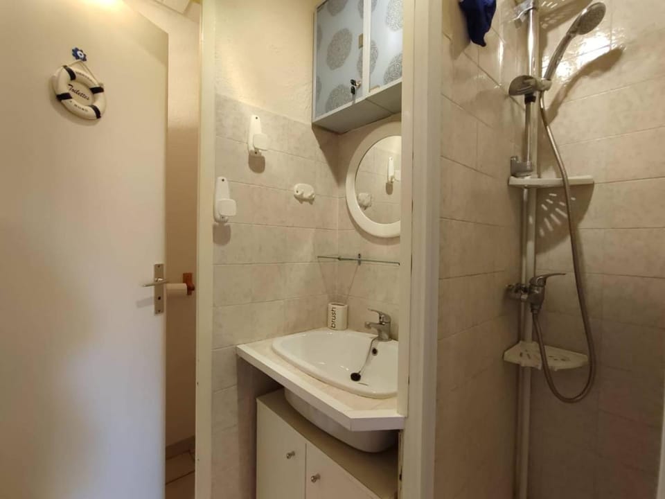 Appartement à 25m de la plage - 4LBM359 Narbonne Plage Apartment in Narbonne