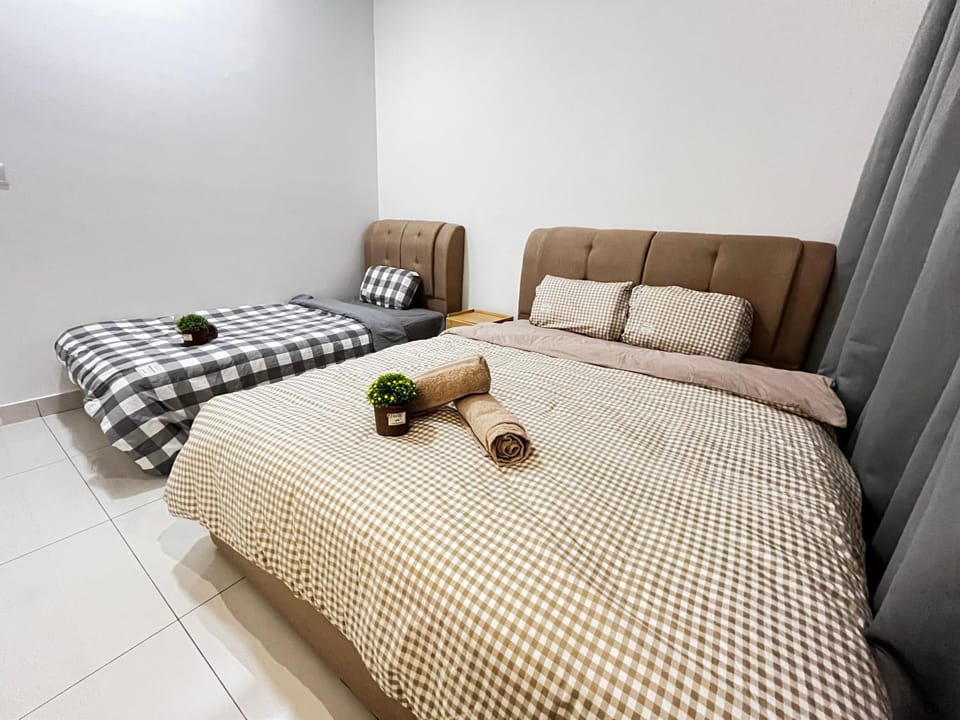 Bed, Bedroom, towels