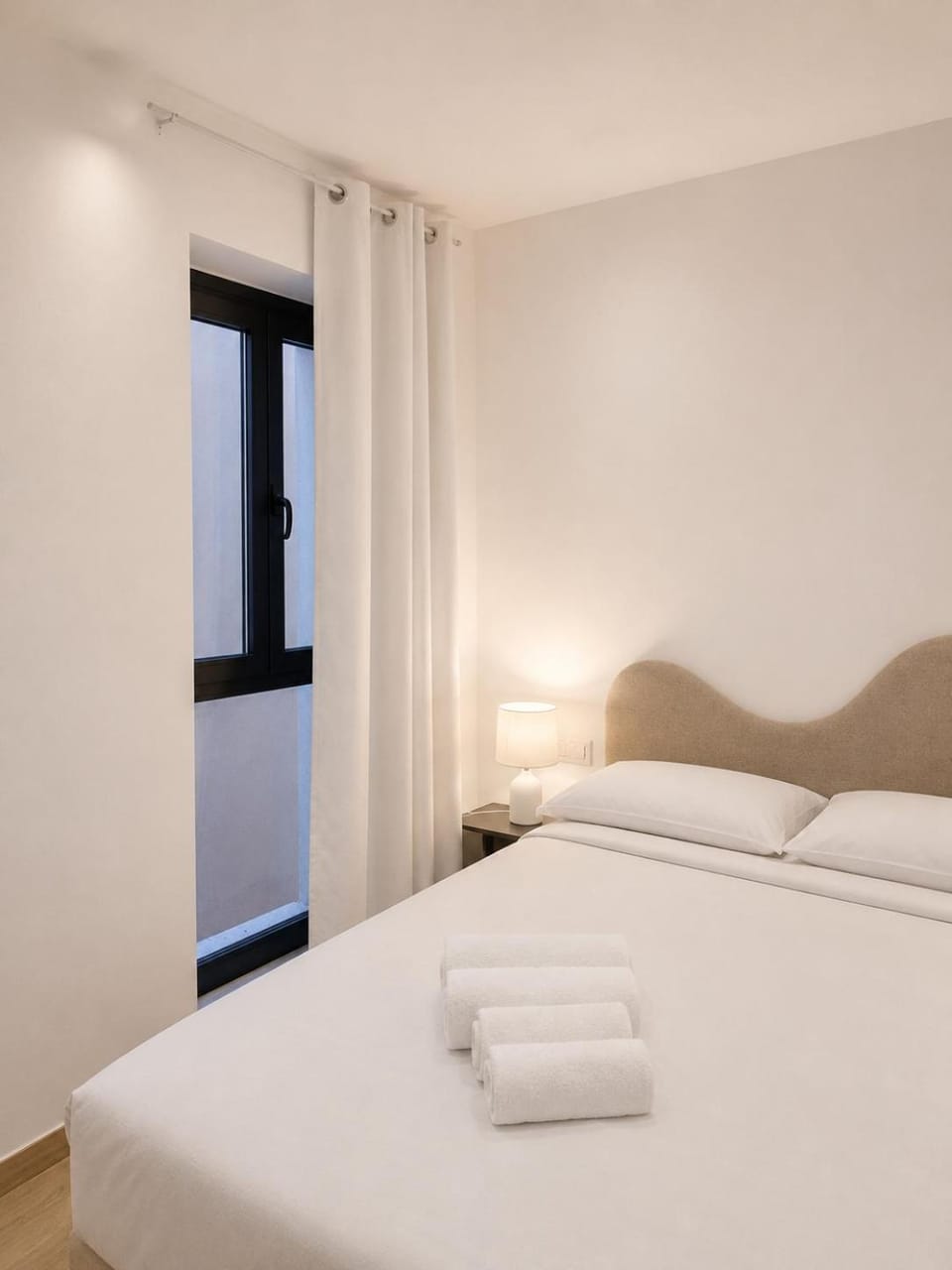 Bed, Photo of the whole room, Bedroom, towels