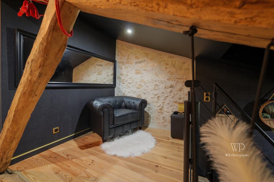 L’Aphrodizia love room House in Nouvelle-Aquitaine
