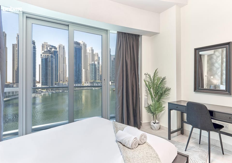 Bed, Seating area, Bedroom, City view, Lake view