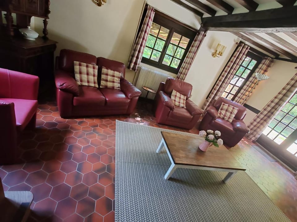 Les Chenes, petite maison 5-6 pers, piscine, tennis House in Normandy