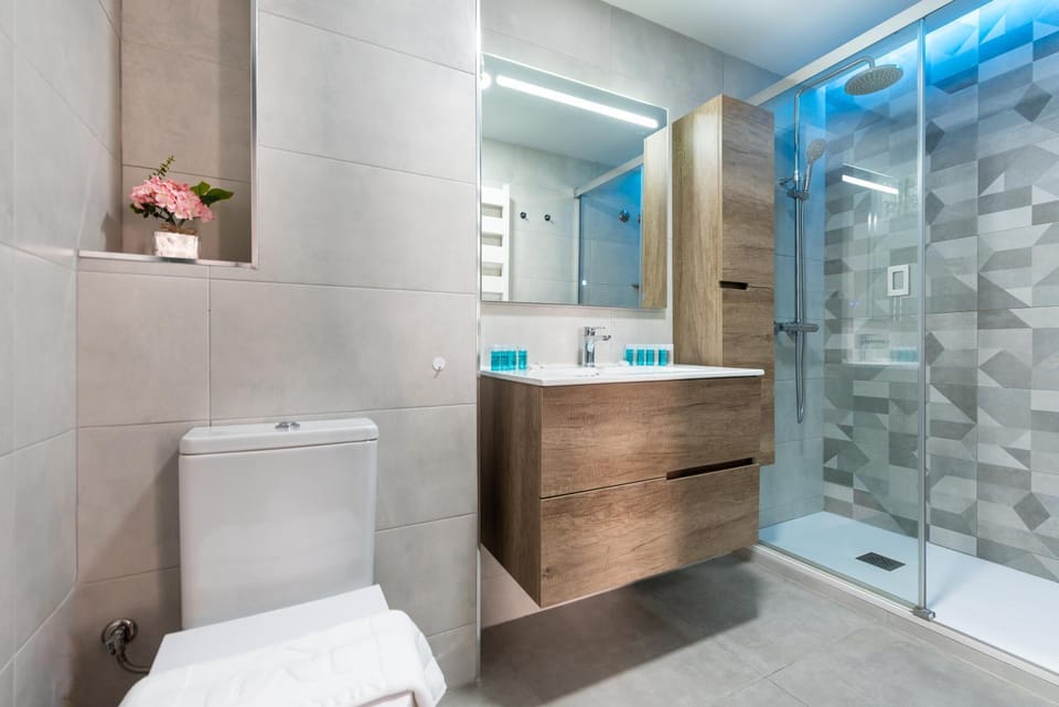 Shower, Bathroom
