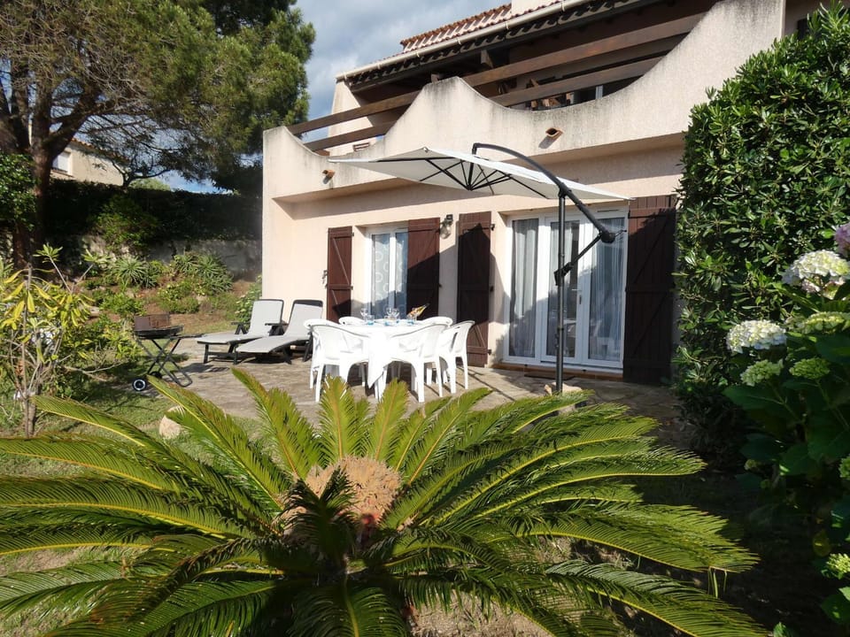 Corsicadream Barbicaja, superbe appartement dans villa, vue panoramique mer, piscine, proche Porticcio Apartment in Corsica