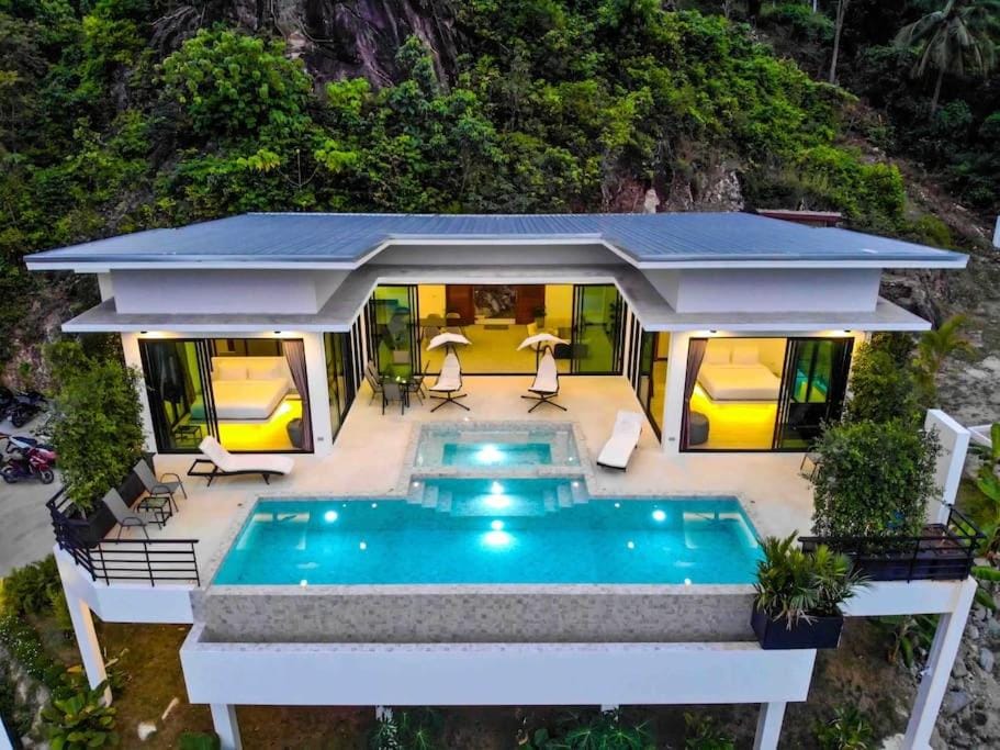 Property building, Balcony/Terrace, Swimming pool