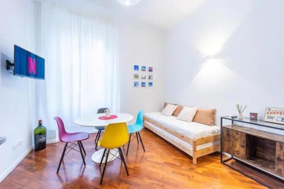 TV and multimedia, Living room, Dining area