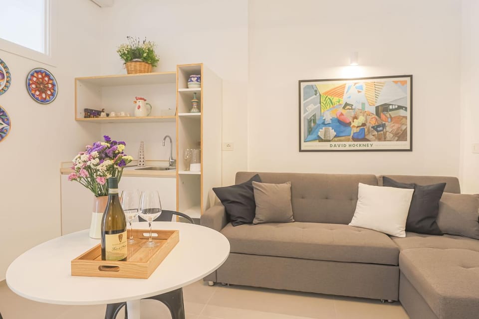 Living room, Decorative detail, Seating area