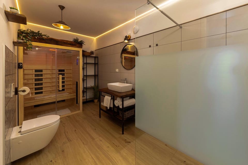 Toilet, Sauna, Sauna, Bathroom