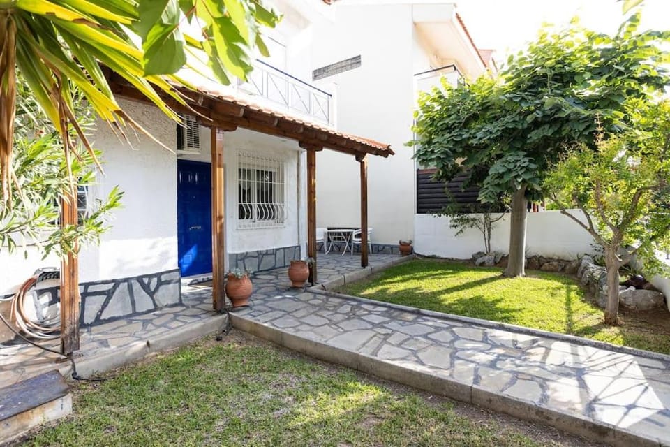 Property building, Patio, Garden