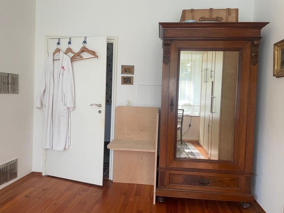 wardrobe