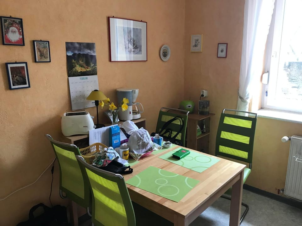 Seating area, Dining area