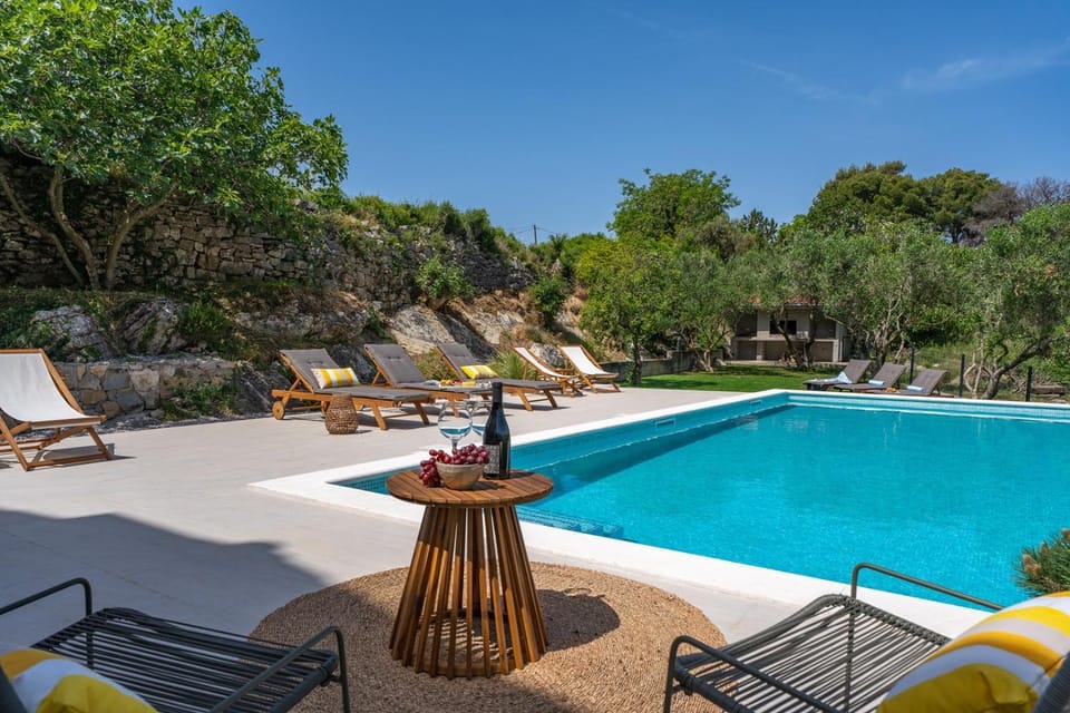 BBQ facilities, Swimming pool