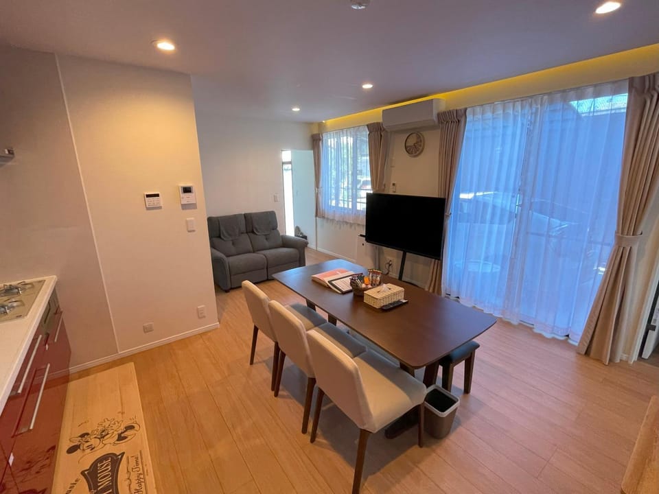 TV and multimedia, Kitchen or kitchenette, Living room, Dining area