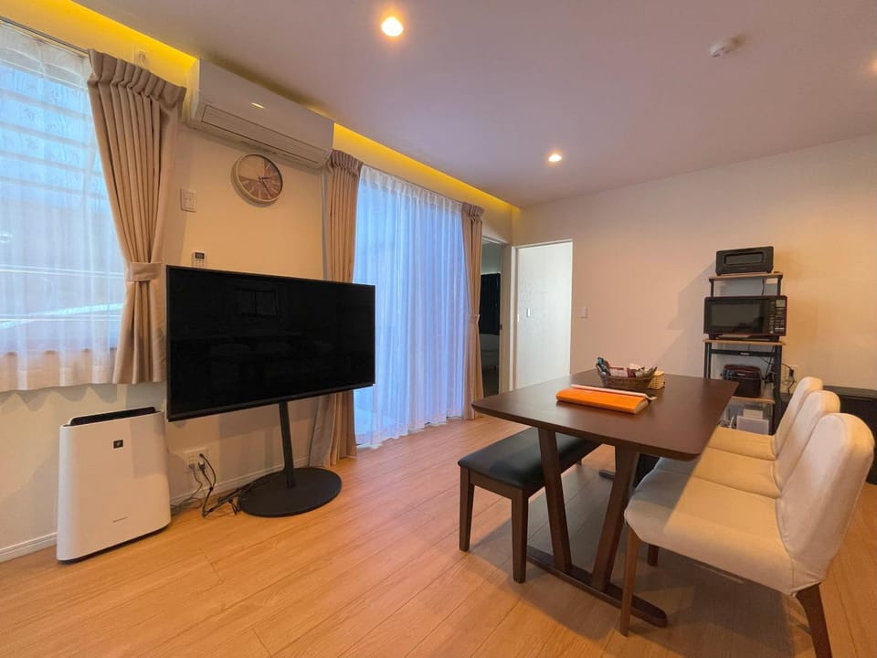 TV and multimedia, Living room, Dining area