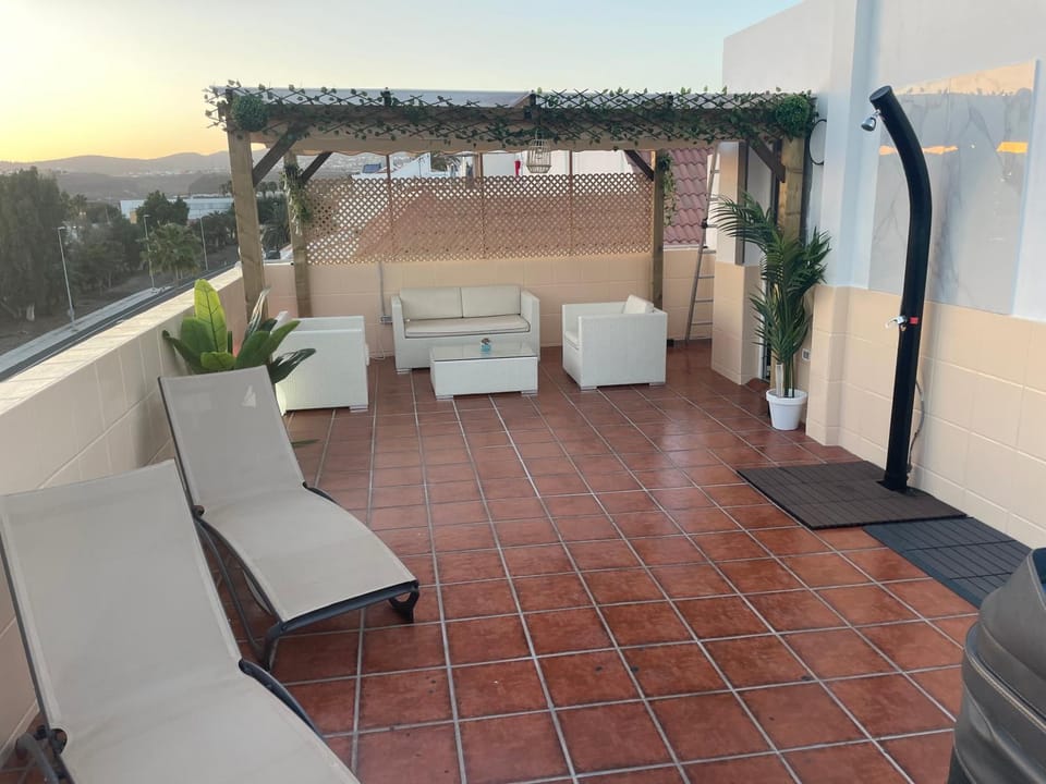 View (from property/room), Balcony/Terrace, Seating area