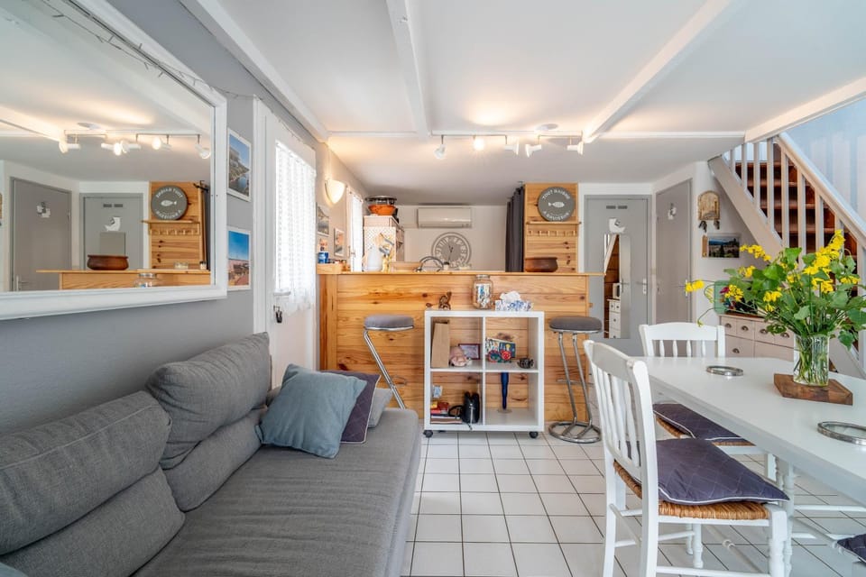 Property building, Living room