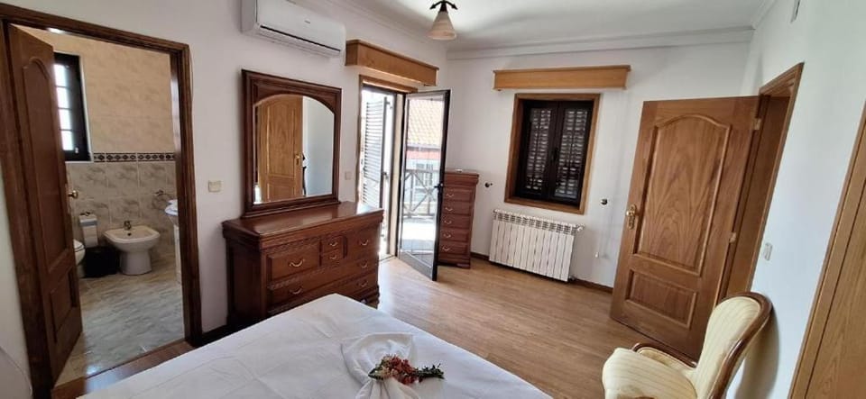 Bed, Bathroom, Balcony/Terrace, Photo of the whole room, Bedroom, wardrobe, air conditioner