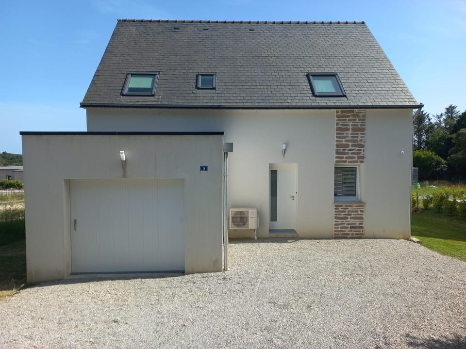 Presqu'île de Crozon - proche voie verte et plage House in Crozon