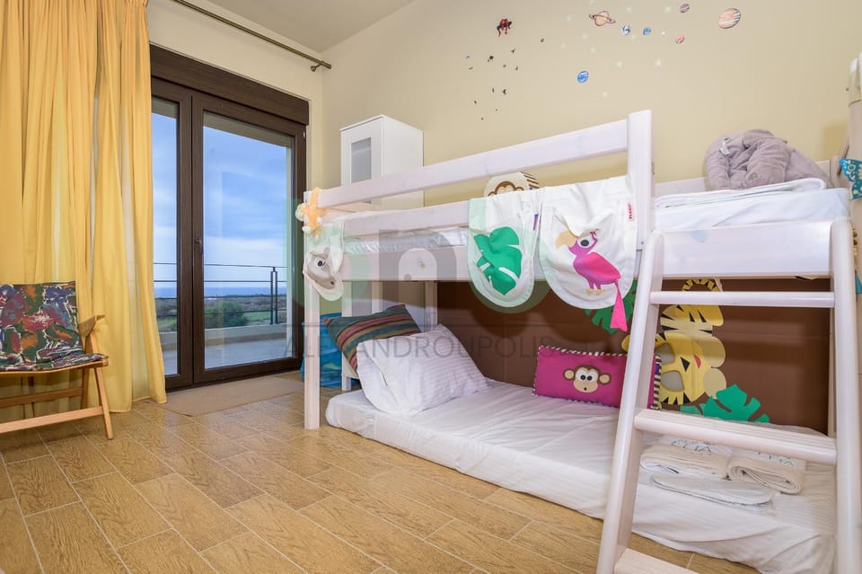 Bed, Photo of the whole room, Bedroom, children, bunk bed