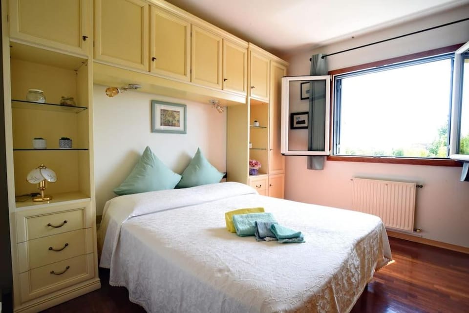 Bed, Photo of the whole room, Bedroom, towels, wardrobe