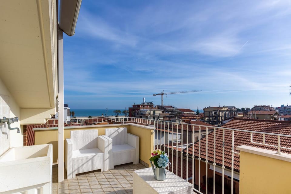 View (from property/room), Balcony/Terrace, Living room, Seating area, Dining area, Sea view