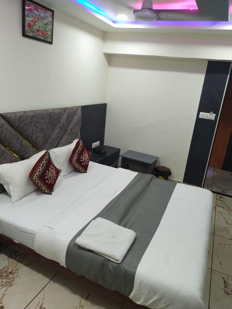 Bed, TV and multimedia, Living room