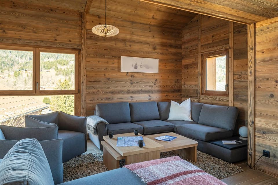 Living room, Seating area