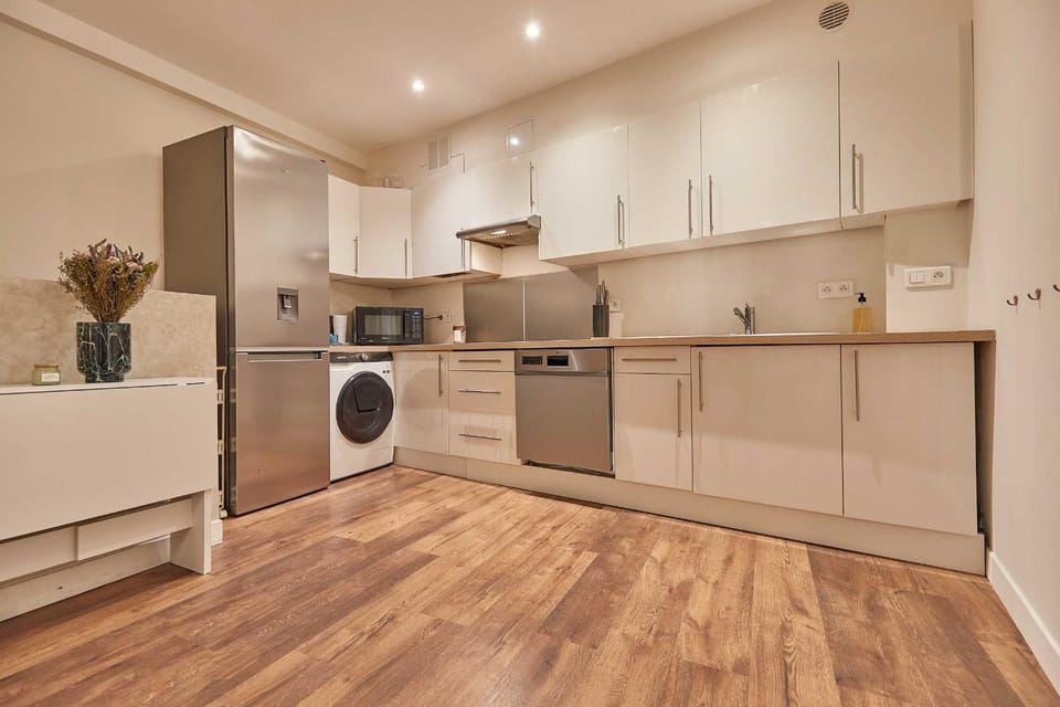 Classy Apartment 2BD-4P - Eiffel Tower Apartment in Paris